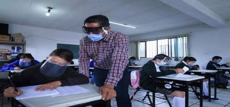 Siguen los casos Covid en escuelas de Jalisco