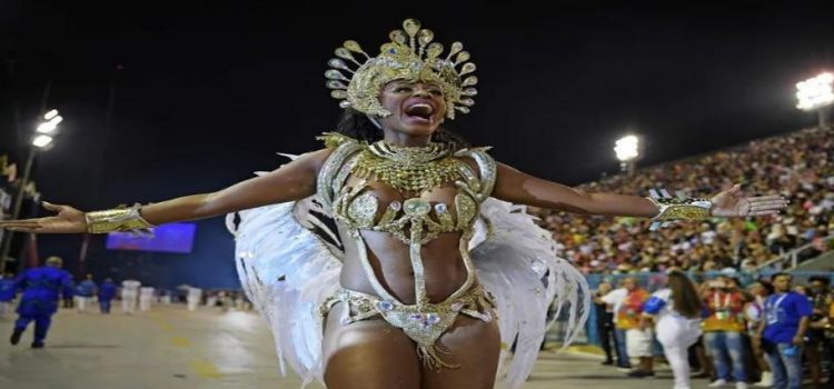 Regresa Carnaval de Rio de Janeiro