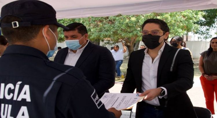 Certifican a policías de Jalisco