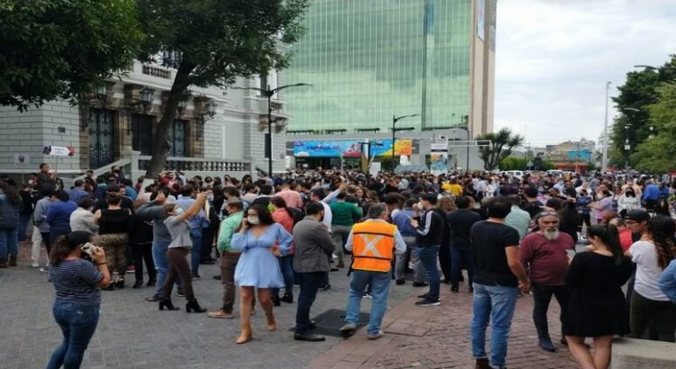 Sacude réplica magnitud 5.4 a Jalisco