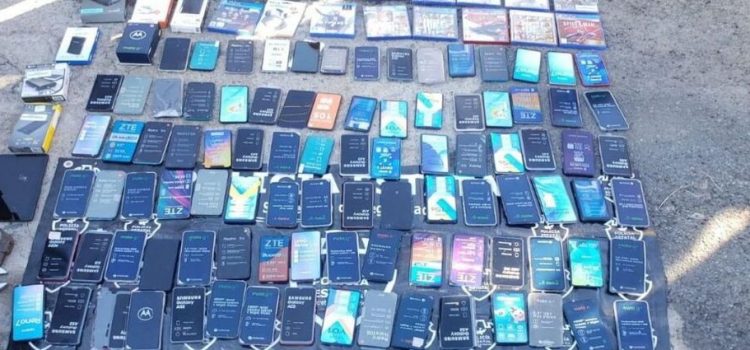 9 rateros son detenidos con un botín de celulares y aparatos en Jalisco