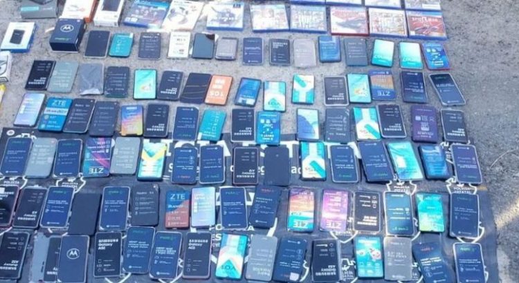 9 rateros son detenidos con un botín de celulares y aparatos en Jalisco