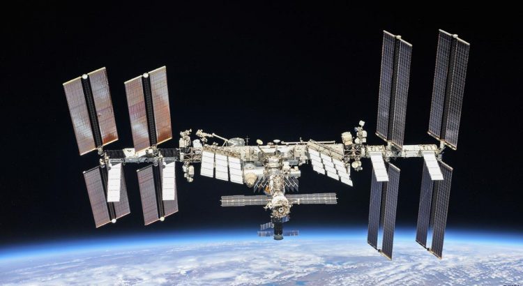 Estación Espacial Internacional recibe a otros cuatro astronautas