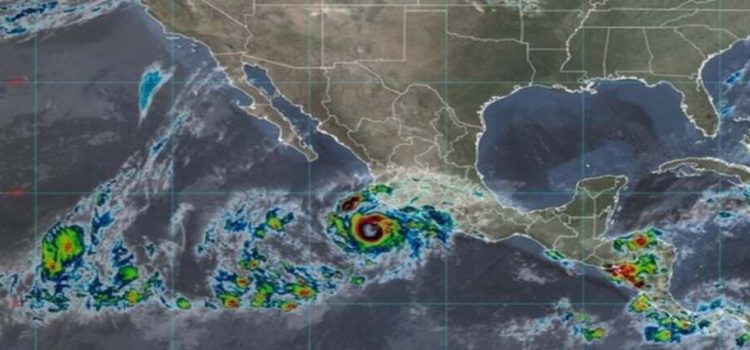 Prevén impacto de tormenta Roslyn ya como huracán en Jalisco