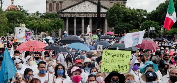 Marchan en contra del aborto en Guadalajara