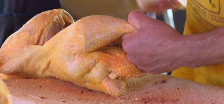 Incrementa precios del pollo y huevo tras gripe aviar en Jalisco
