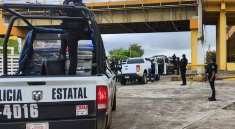 Encuentran tres jóvenes con disparos en la cabeza en Jalisco