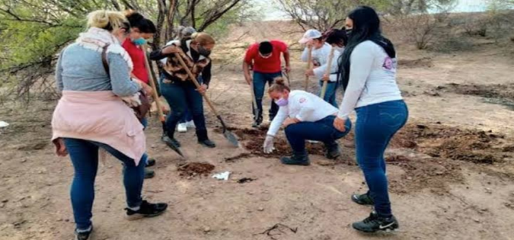Madres buscadoras hallan 27 bolsas con restos humanos en Jalisco