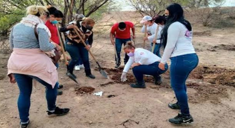 Madres buscadoras hallan 27 bolsas con restos humanos en Jalisco