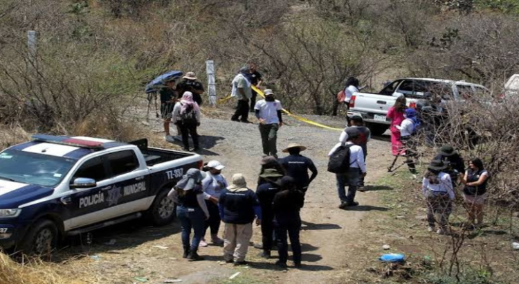 Colectivo reporta 51 cuerpos extraídos de fosa en San Juan Evangelista