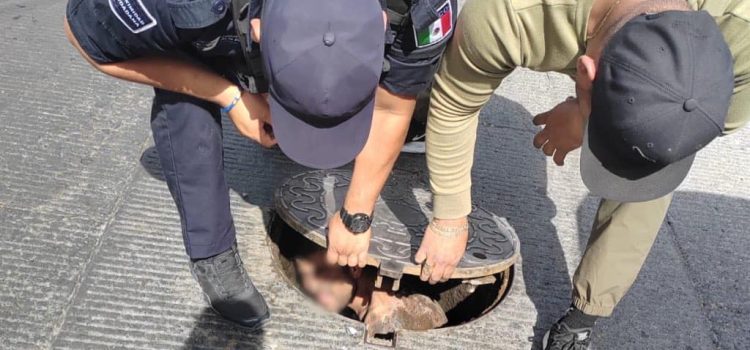 Hombre pasó cuatro días atrapado en una alcantarilla en Guadalajara