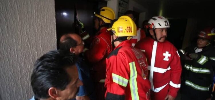 Cae elevador con 8 deportistas y sus dos entrenadores en Guadalajara