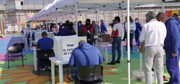 Personas privadas de su libertad emiten su voto en Jalisco