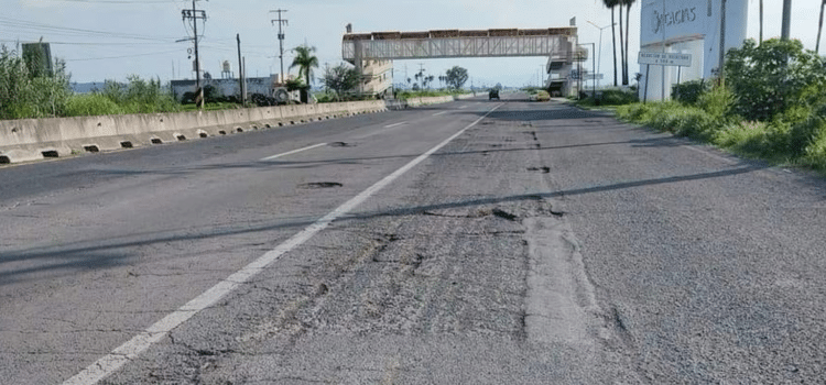 Alcaldes de Jalisco solicitan rehabilitación de la carretera federal 70