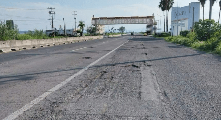 Alcaldes de Jalisco solicitan rehabilitación de la carretera federal 70