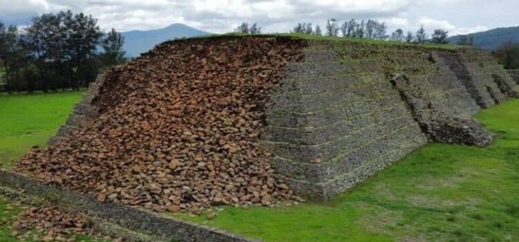 Colapsa pirámide en Ihuatzio, Michoacán