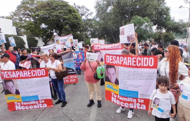 Familiares de desaparecidos se manifestaron frente a Casa Jalisco