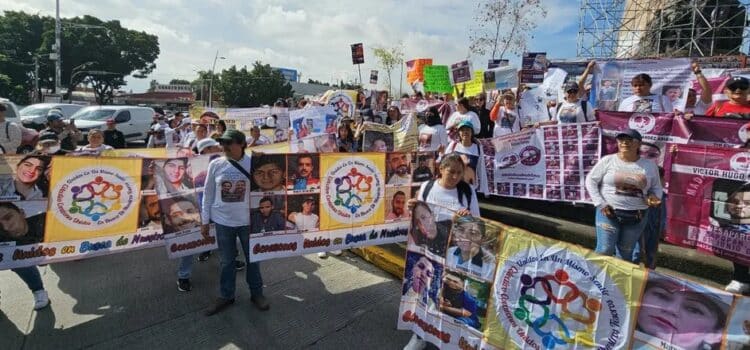 Marchan para exigir solución a desapariciones en Jalisco