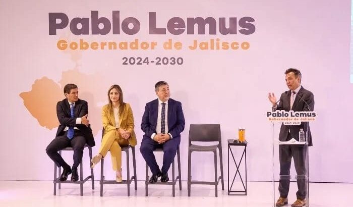 Pablo Lemus presenta la segunda parte de su gabinete de planeación económica