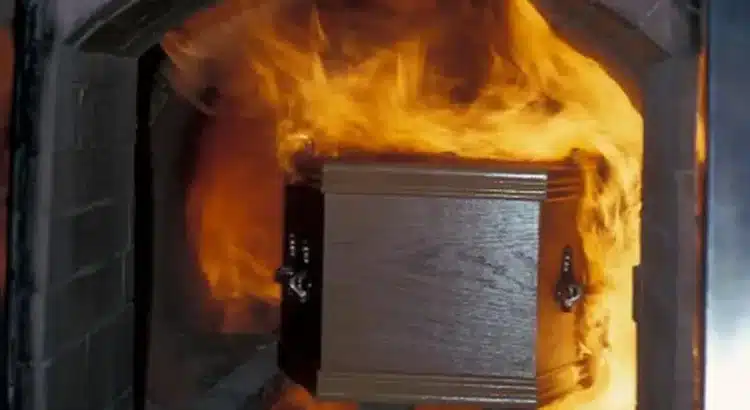 «Resucitó» poco antes de ser incinerado «Resucitó» poco antes de ser incinerado