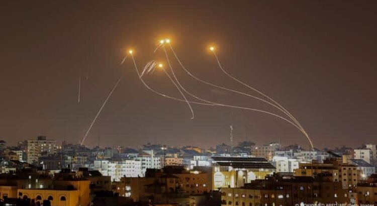 Trump ordena la construcción de un escudo antimisiles para Estados Unidos Trump ordena la construcción de un escudo antimisiles para Estados Unidos