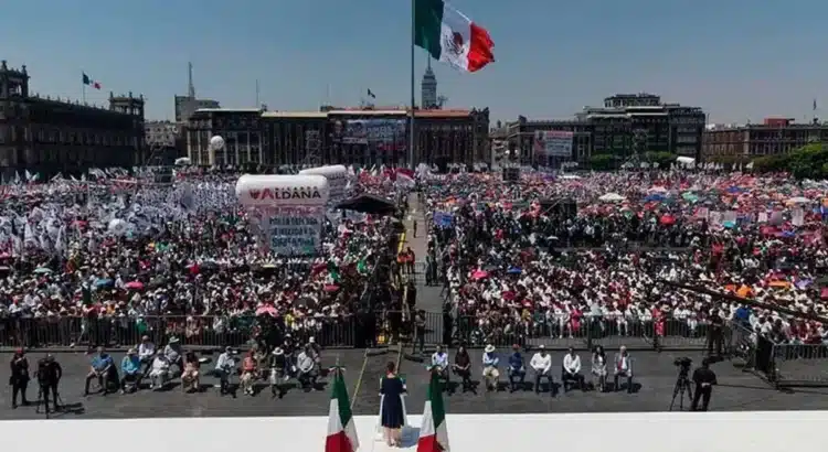 Más de 350 mil personas presentes en la  asamblea informativa de Sheinbaum en el Zócalo