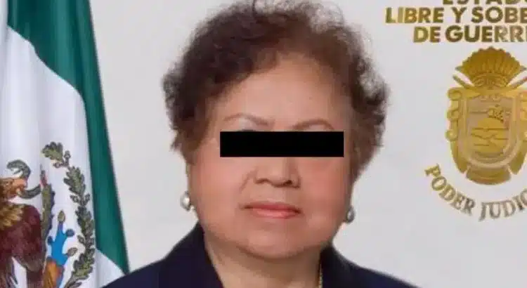 Detienen a exmagistrada de Guerrero por caso Ayotzinapa