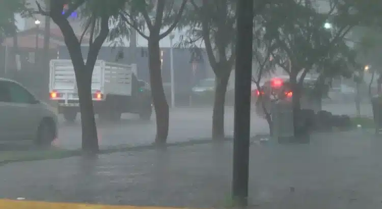 ¡No olvides tu paraguas! Pronostican chubascos y fuertes vientos en Jalisco para este martes