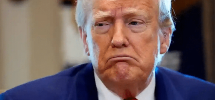 Amaga Trump a la UE con aranceles de 50%
