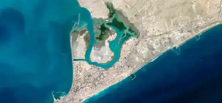 Amenaza Irán con cerrar el Estrecho de Ormuz