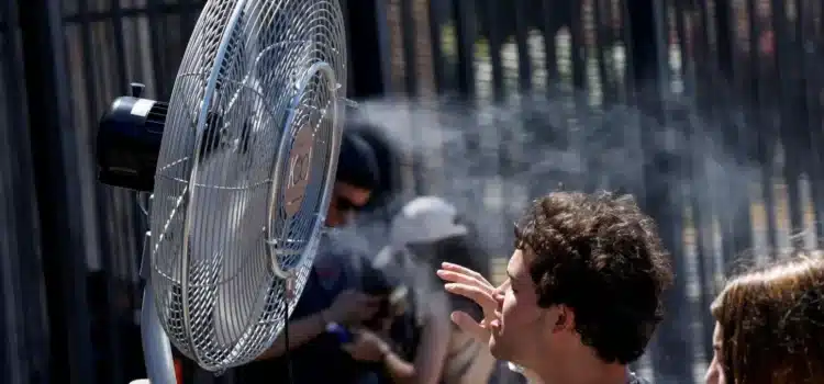 Francia cierra colegios por ola de calor; Italia prohíbe trabajo al aire libre