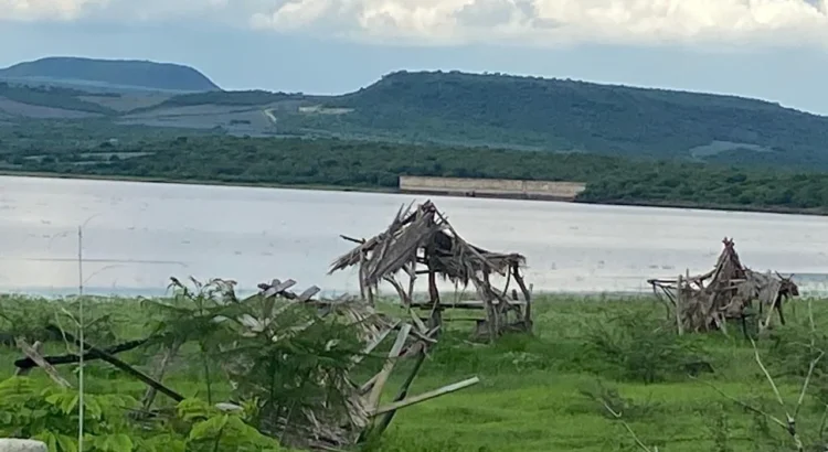Inundaciones afectan a Jalpa de Cánovas tras intensas lluvias y apertura de presas