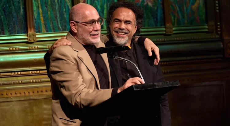 “Amores Perros” celebra 25 años en Bellas Artes: Iñárritu y Arriaga se reconcilian en histórica función