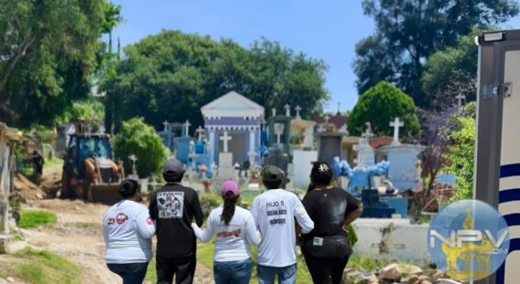 Jalisco prepara la inhumación de cerca de 800 cuerpos sin identificar Jalisco prepara la inhumación de cerca de 800 cuerpos sin identificar