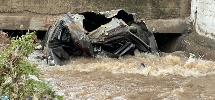 Más de 700 viviendas afectadas en Puerto Vallarta tras intensas lluvias; reportan un fallecido
