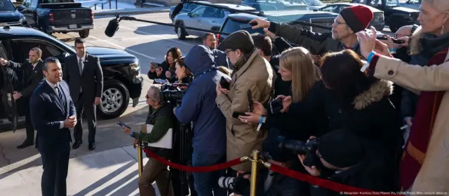 Reporteros entregan acreditaciones y abandonan el Pentágono tras rechazar nuevas normas a la prensa