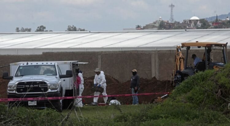 Suman 14 bolsas con restos humanos localizadas en fosa clandestina de Zapopan