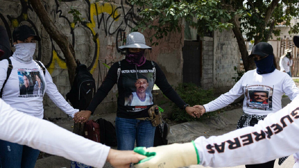 Guerreros Buscadores de Jalisco localizan cuerpo sepultado en Tlajomulco