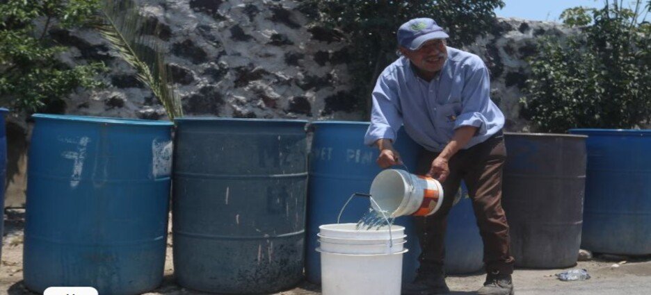 Piden exentar del pago a familias afectadas por agua sucia en Guadalajara